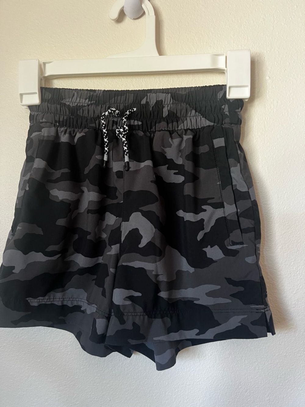 Athleta Girl Camo Athletic Shorts M 8-10 Black Gray Running Active Shorts